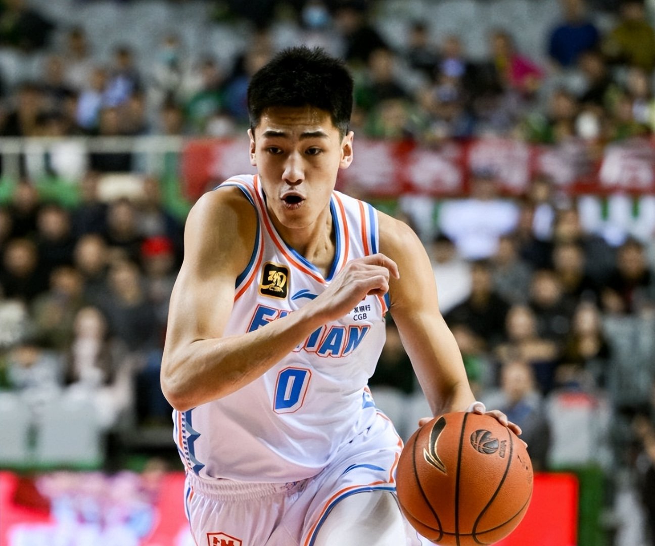 爱游戏网页CBA季后赛赛后再迎强敌，深圳男篮再遭质疑，主帅态度：悬念犹存，心理建设被强调的简单介绍