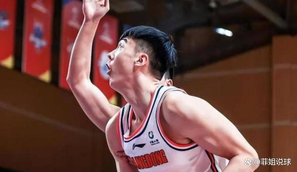 爱游戏网页波尔图冲刺阶段完成体检；志在社区盾名次提升；球迷炸锅；年轻球员得到机会的简单介绍