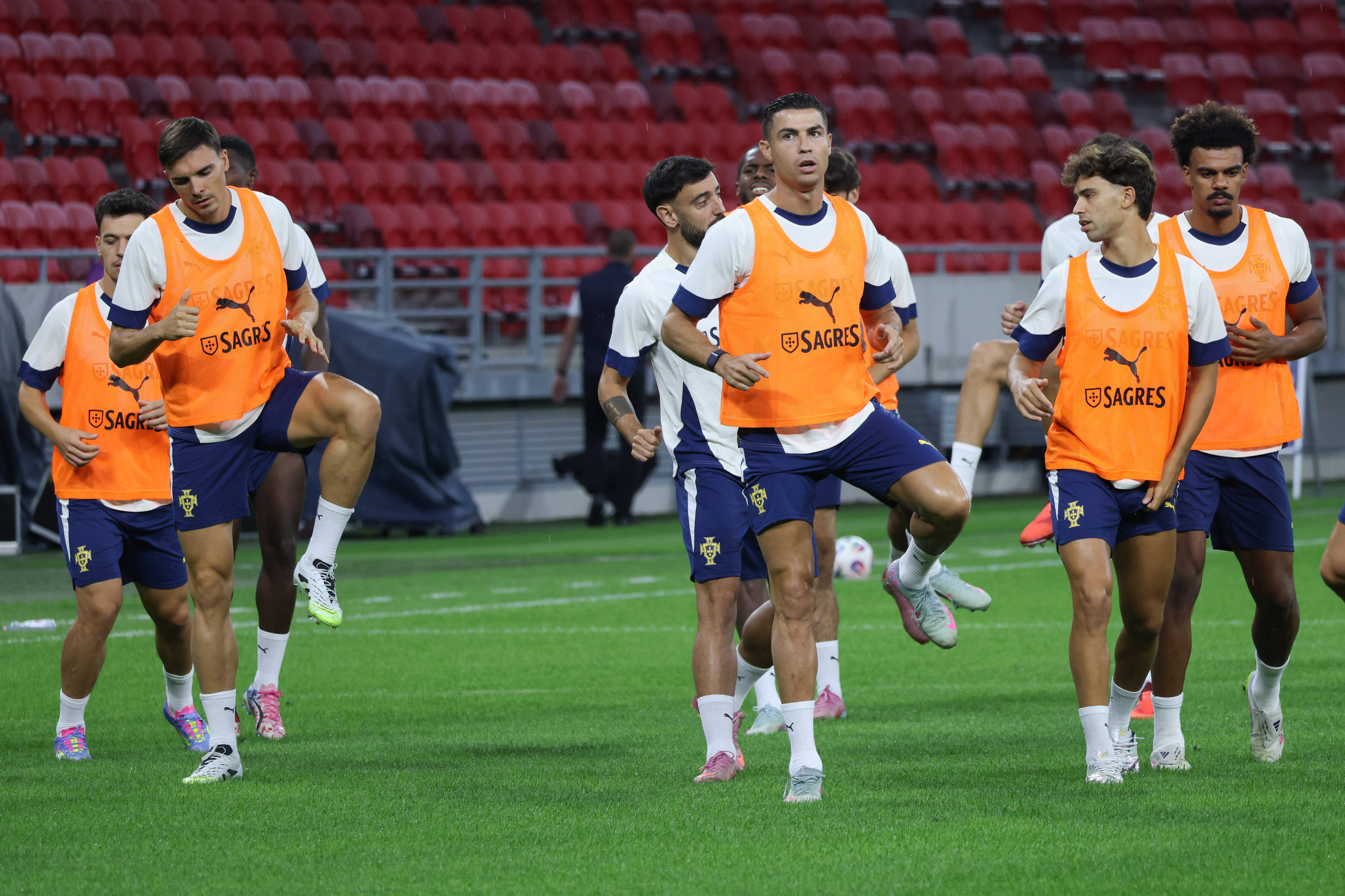 爱游戏登陆入口葡萄牙体育迎CBA常规赛关键赛，窗口期防线松动，赛场秩序良好，身体对抗强度拉满的简单介绍